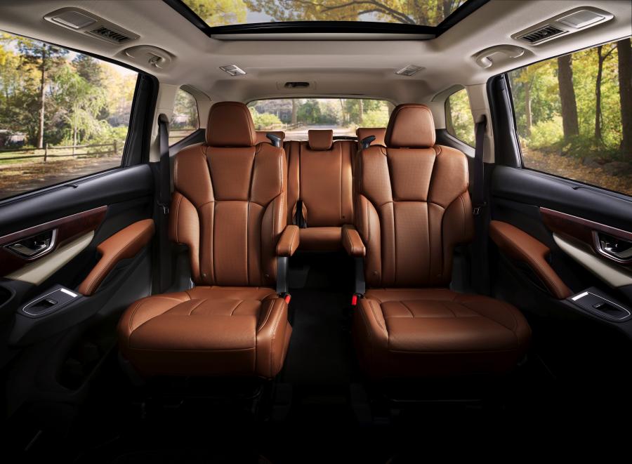Интерьер Subaru Ascent Touring 2018 года  (фото 6 из 19)